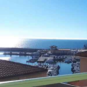 Appartement Magnifique Vue Et Port, Sausset-les-Pins